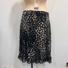 Load image into Gallery viewer, Spotty Skirt - Size 38
